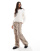 Thumbnail 2 van 4