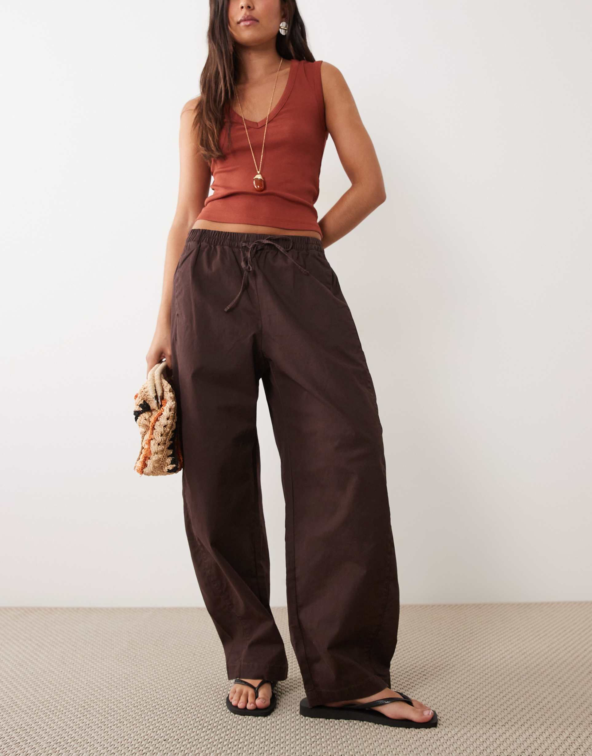 abercrombie & fitch twill barrel fit pants in brown