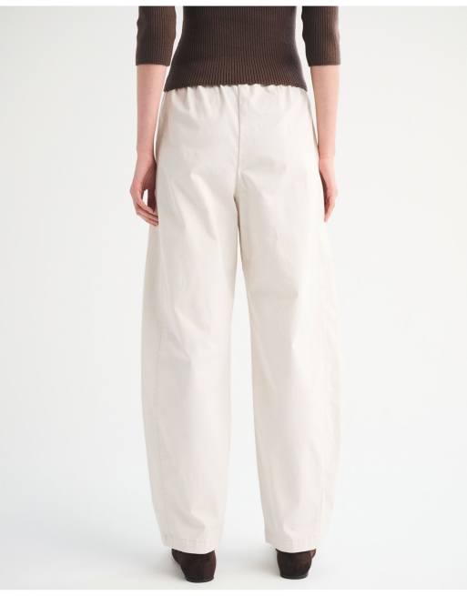 Abercrombie & Fitch Twill barrel pull-on pant in cream, 4 of 5