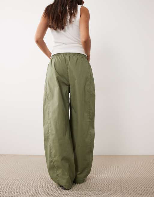 Abercrombie & Fitch twill barrell fit trousers in olive, 3 of 5