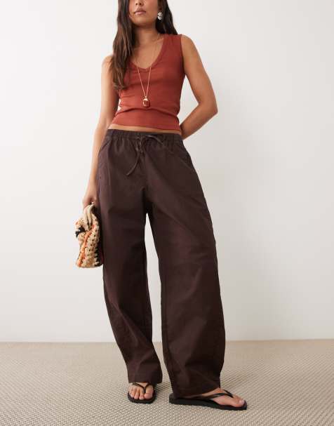 Abercrombie & Fitch Twill-Hose mit Barrel-Fit in Braun - view 1