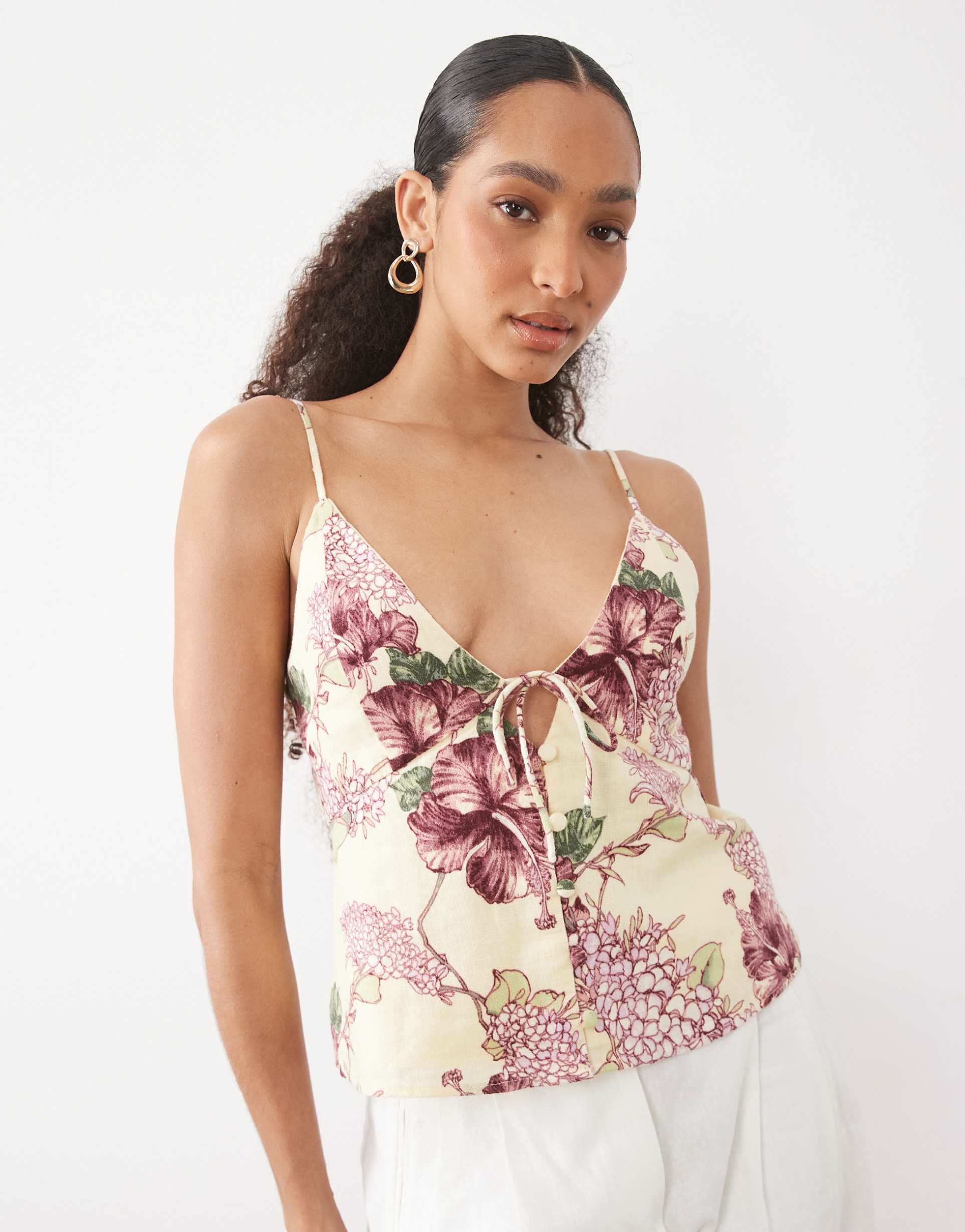 abercrombie & fitch v-neck cami top in yellow floral