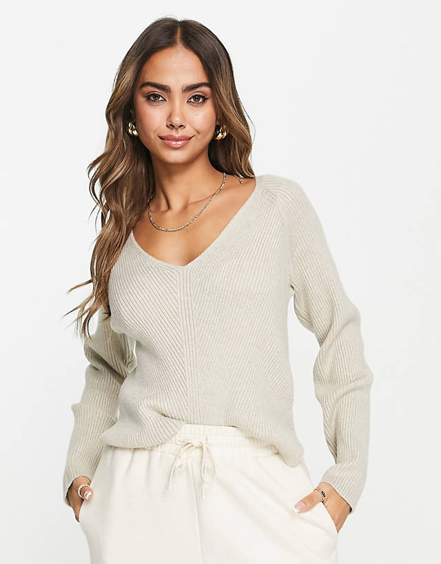 Abercrombie & Fitch - v neck jumper in beige
