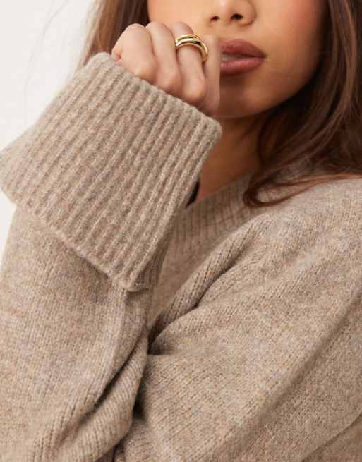 Abercrombie & Fitch v neck knit sweater in beige, 2 of 4
