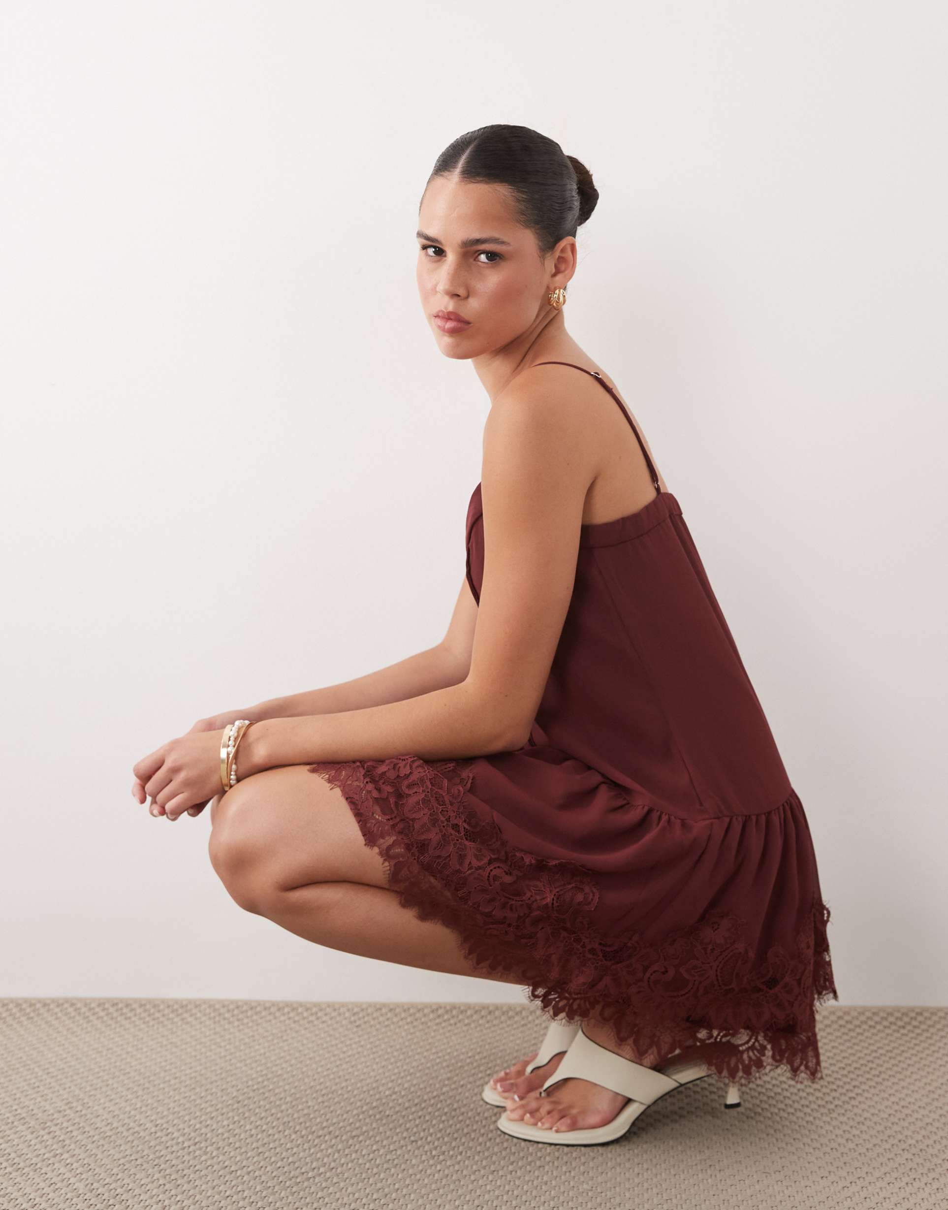 abercrombie & fitch v neck ruffle hem mini dress in burgundy