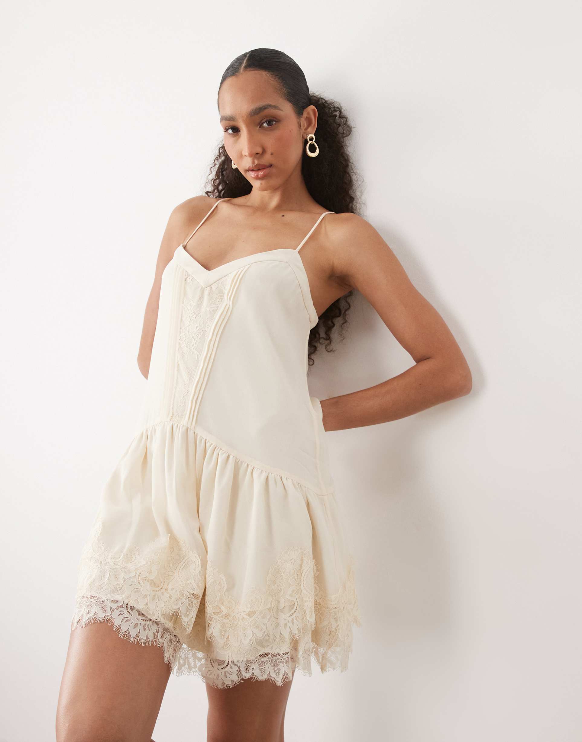 abercrombie & fitch v neck ruffle hem mini dress in cream