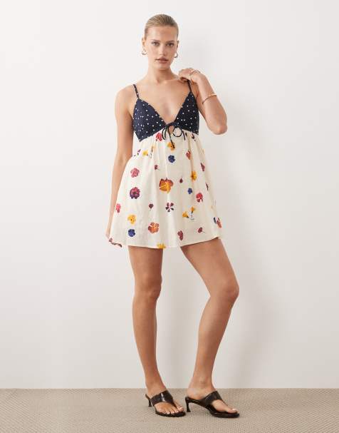 Abercrombie & Fitch - Vestito corto vaporoso stile gonna pantalone a fiori con spalline sottili e reggiseno integrato - view 1