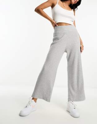 Abercrombie & Fitch Abercrombie & Fitch waffle textured wide leg trousers in light grey