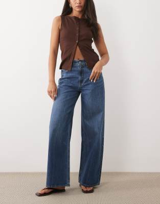 Abercrombie & Fitch - Weit geschnittene Jeans in dunkler Waschung mit hohem Bund-Blau