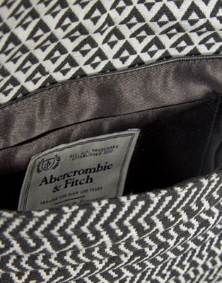 abercrombie and fitch clutch