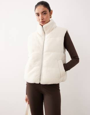 Abercrombie & Fitch YPB high neck gilet in white