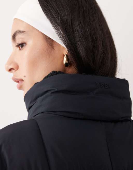 Abercrombie & Fitch YPB - Sort cropped højhalset dynejakke, 3 af 4