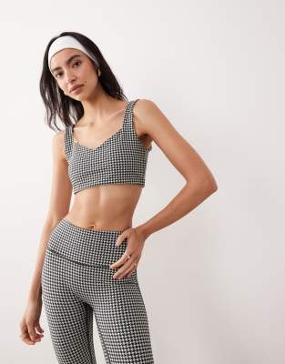 Abercrombie & Fitch Ypb Sweetheart Neckline Sports Bra In Black