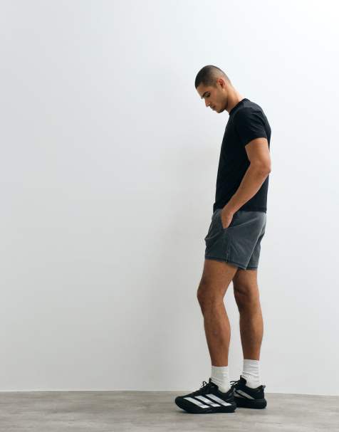 Abercrombie & Fitch – YPB – Training-Shorts aus Jersey in verwaschenem Schwarz - view 1