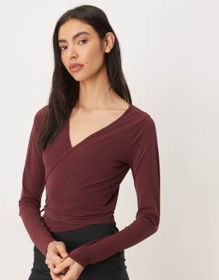 Abercrombie -amp Fitch YPB wrap around long sleeve top in berry burgundy 7690₽