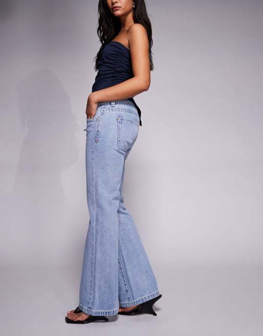 Abrand 00 low rise flared jeans in light wash blue, 2 of 5