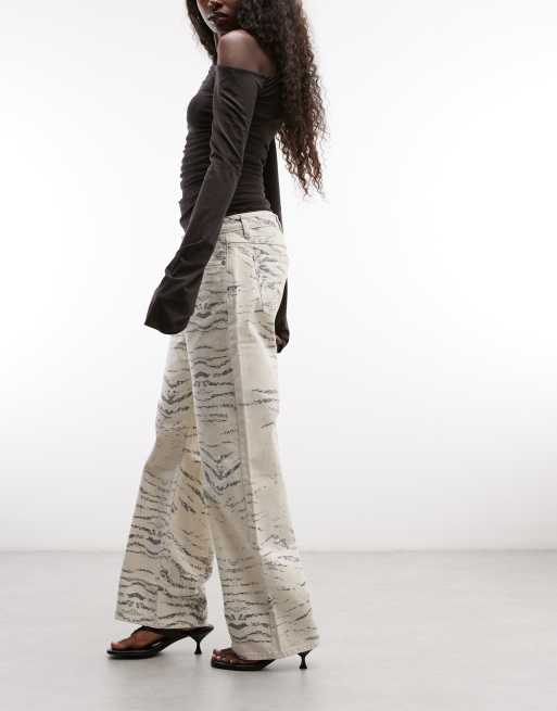 Abrand Jeans 99 baggy jeans i cremefarvet zebra-print, 2 af 5