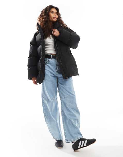 Abrigo acolchado negro con detalle entallado y capucha desmontable Dust de Weekday - view 1