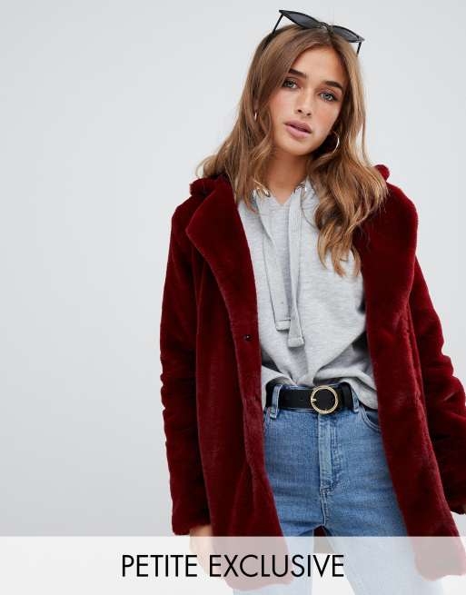 Abrigo burdeos de pelo sintético exclusivo de Boohoo | ASOS