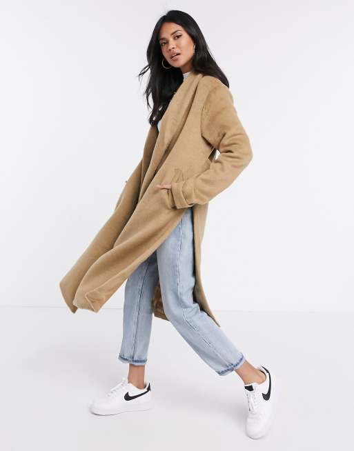 Abrigo camel de cuello esmoquin de Missguided ASOS