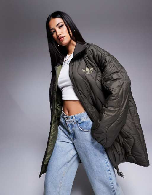 Abrigo caqui guateado de adidas Originals