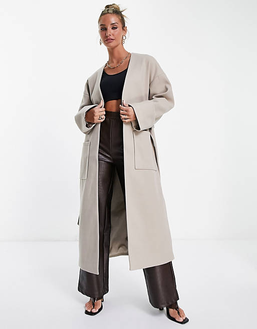 Abrigo color topo de corte holgado extragrande con diseño minimalista y bolsillos de Pretty Lavish