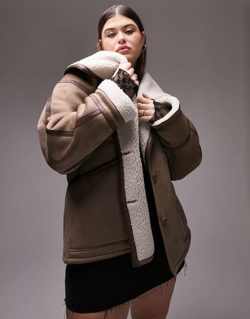 Abrigo color visón y crema extragrande de borreguito sintético de Topshop Curve
