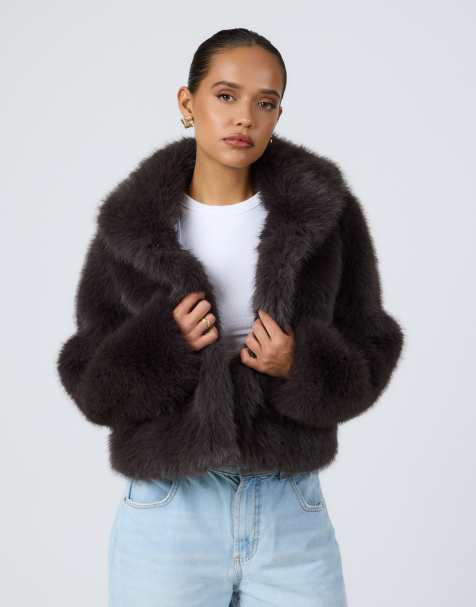 Abrigo corto gris carbón con cuello de piel sintética de Aria Cove - view 1