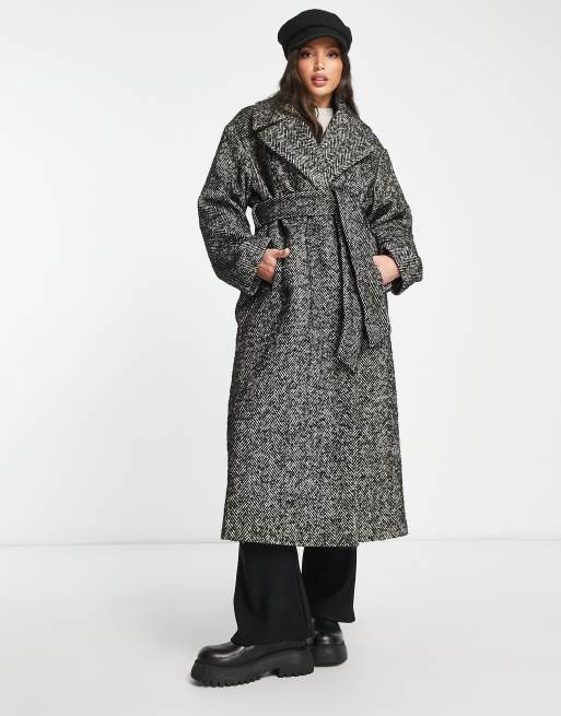 Abrigo de vestir negro y blanco con cinturón y diseño de espiguilla de ASOS DESIGN Tall, 4 de 4