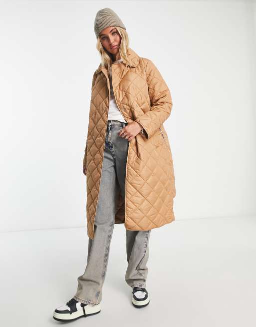 Abrigo largo color camel guateado de Fire & Glory