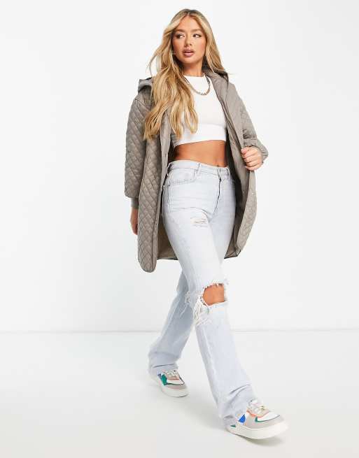 Abrigo largo gris extragrande con capucha y diseño acolchado de rombos de QED London, 4 de 4