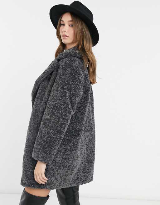 Abrigo largo gris oscuro de piel sintética de peluche de New Look, 2 de 4