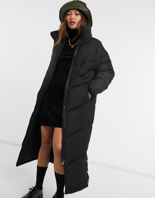 Abrigo largo negro acolchado de Vila ASOS