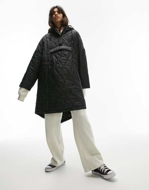 Abrigo largo negro ligero acolchado de corte trapecio con capucha de Topshop