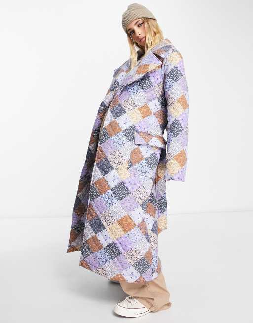 Abrigo largo y extragrande cruzado con diseño guateado y estampado de cachemir tipo patchwork de algodón de Neon Rose