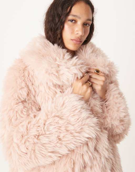 Abrigo rosa empolvado de piel sintética efecto piel de oveja de ASOS DESIGN, 2 de 4