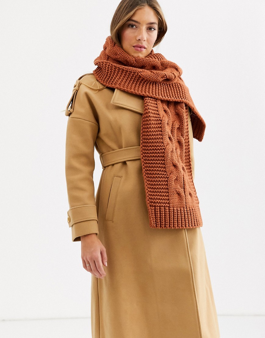 Accessorize – Bea – Kamelfärgad kabelstickad scarf i oversize-modell-Guldbrun