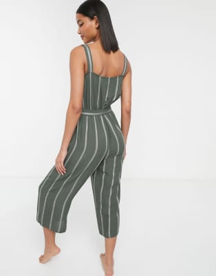how to accessorize a jumpsuit