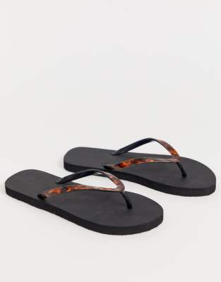 accessorize black flip flops