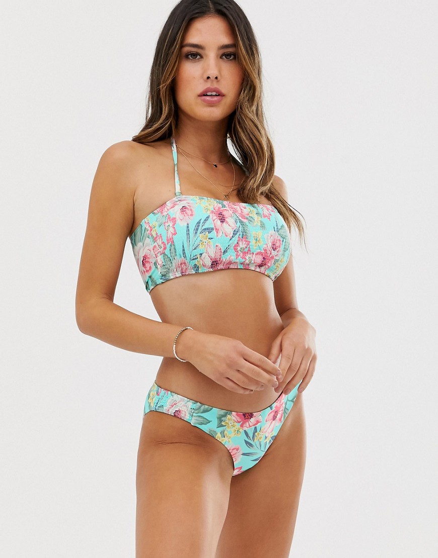 Accessorize – Blommig bikiniöverdel i bandeau-modell med veckning-Flerfärgad