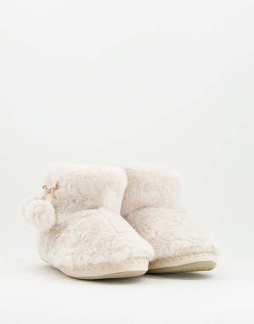 Accessorize boot slipper in cream faux fur | ASOS