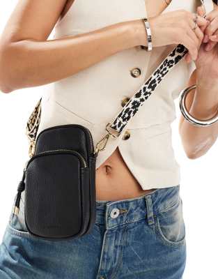 Accessorize - Borsa portacellulare nera con tracolla leopardata