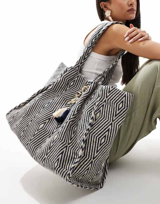 Accessorize Cabas de plage souple et oversize a imprime Bleu marine ASOS