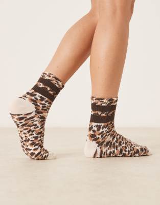 cheetah print socks in brown