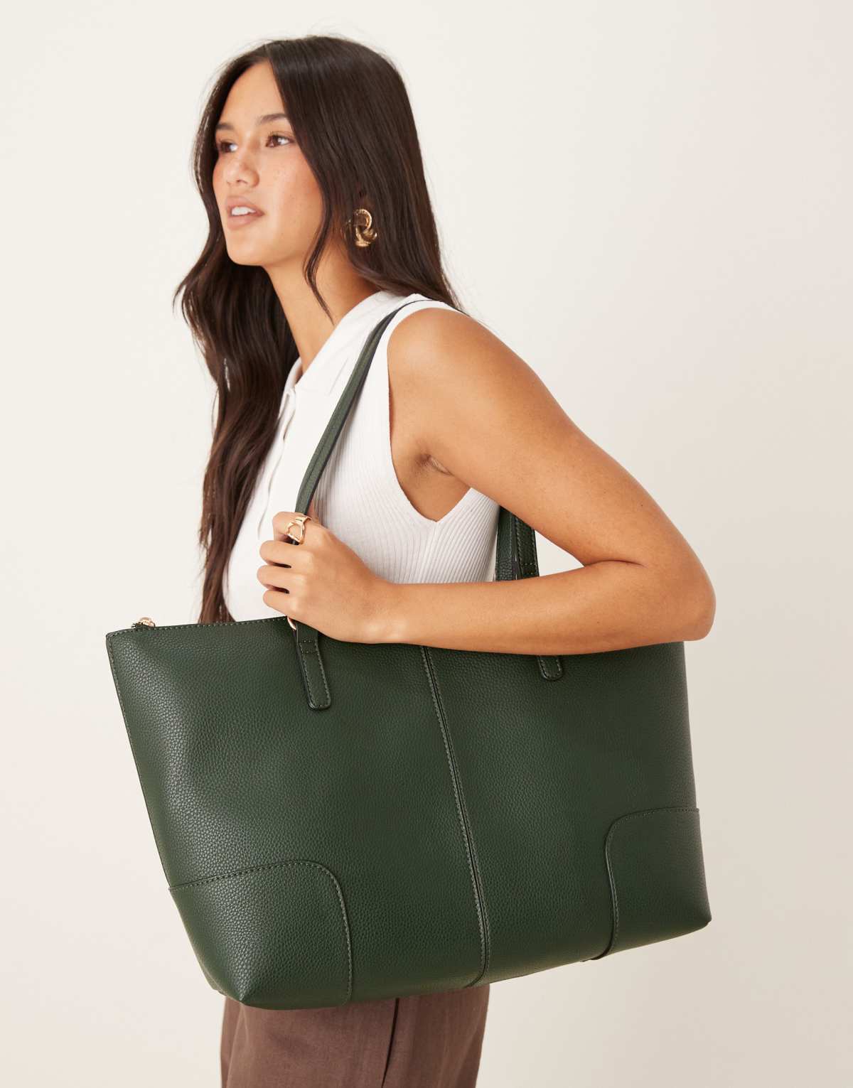 Accessorize classic tote shoulder bag with zip in green