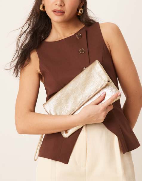 Accessorize – Clutch aus Leder in Metallic-Gold mit Umschlag - view 1