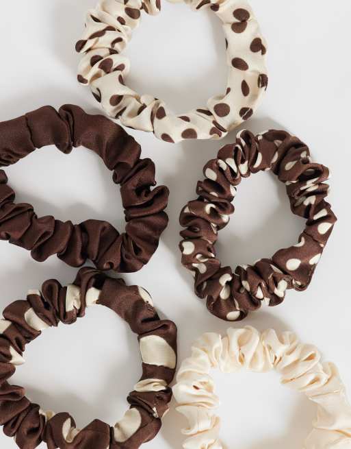 Accessorize - Confezione da 5 elastici skinny a pois in tonalità neutre scure, 3 di 3