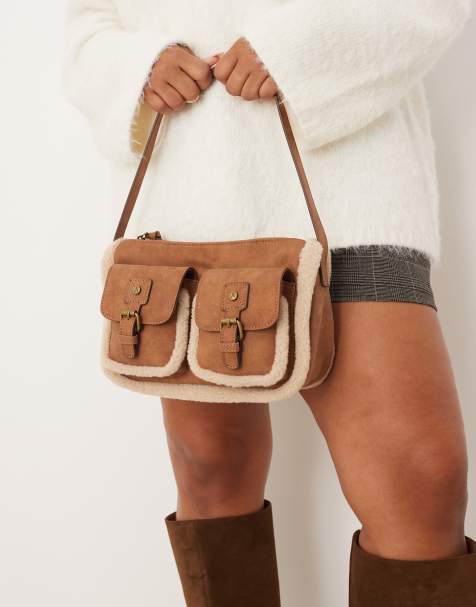 Accessorize - Crossbody tas met zakken van imitatieschapenvacht in lichtbruin - view 1