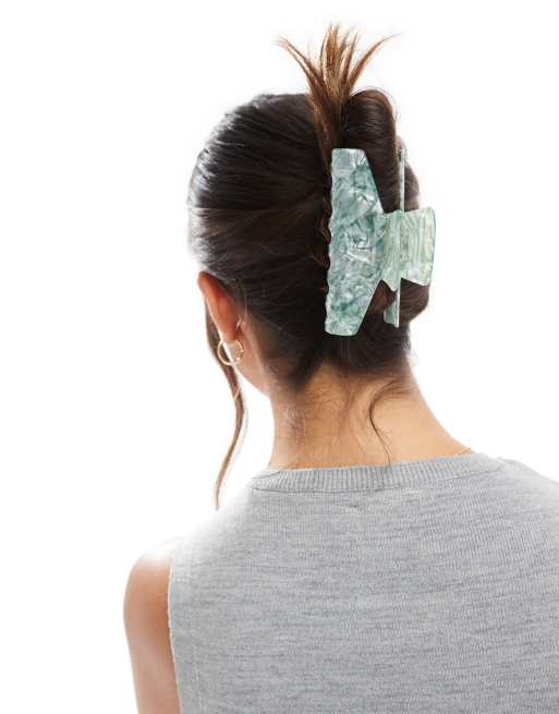 Accessorize – Duża klamra do włosów z tworzywa w niebieski marmurkowy wzór