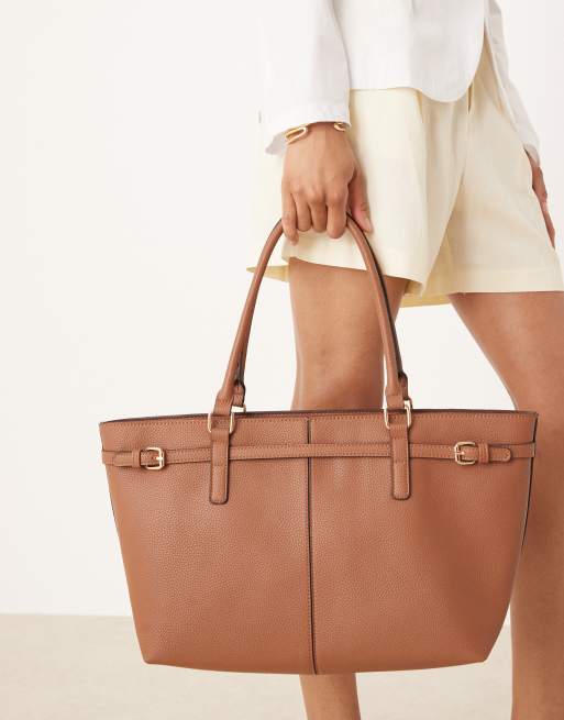Accessorize - East to West - Borsa shopping da spalla color cuoio con fibbie